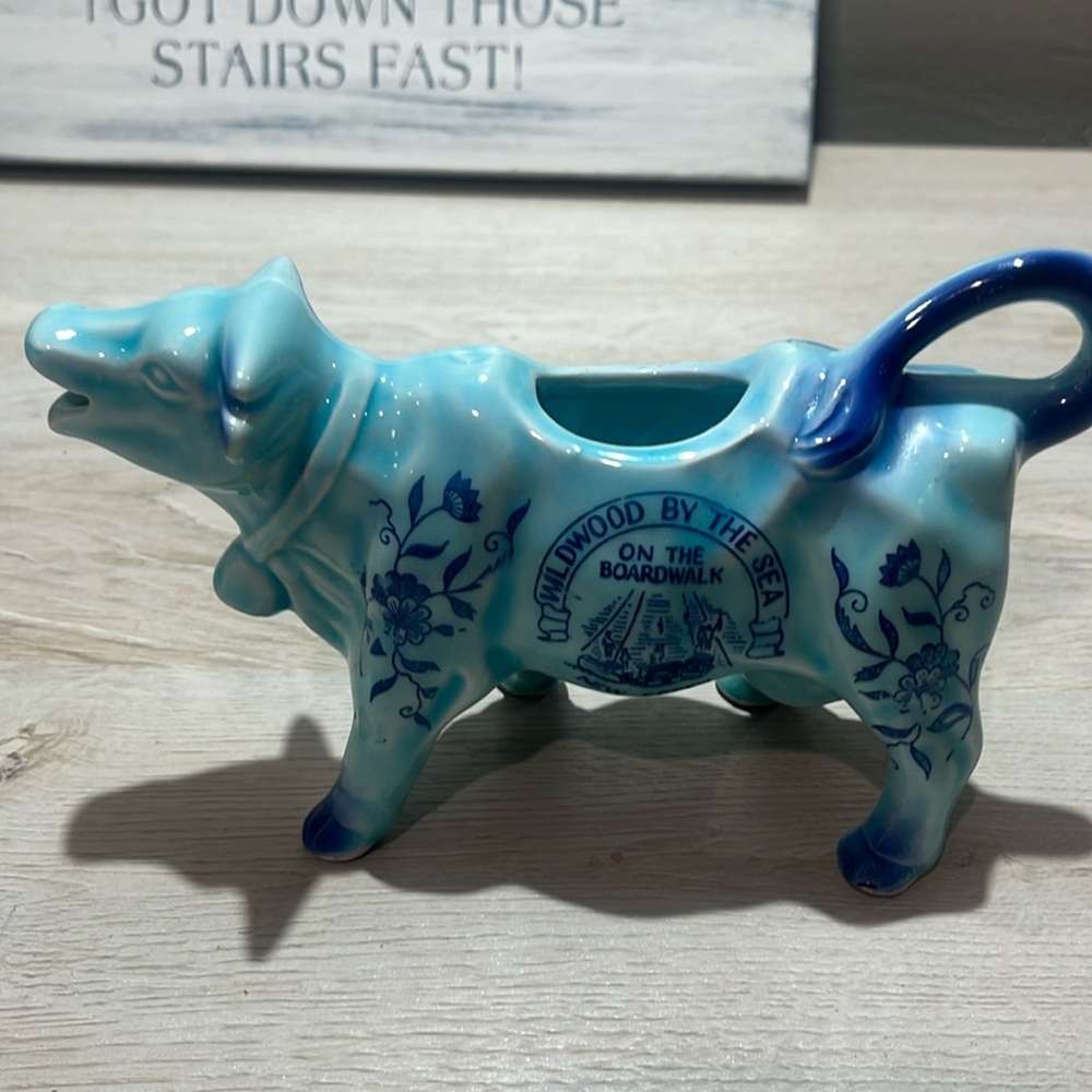 Souvenir ceramic cow creamer